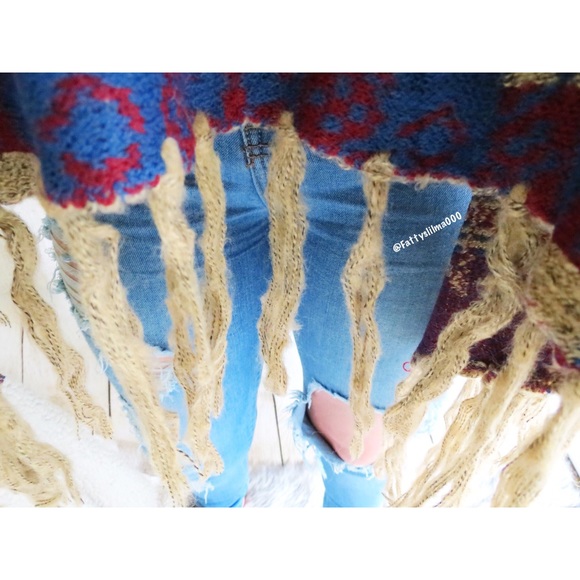 LAST TWO! NWT Campfire cozy aztec poncho π - Picture 6 of 7